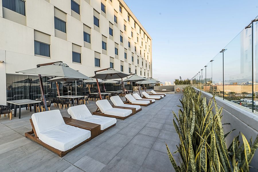 Movich Buro 51 Ξενοδοχείο Μπαρρανκίγια Εξωτερικό φωτογραφία Rooftop pool at the Hilton Scottsdale Resort at the Peak